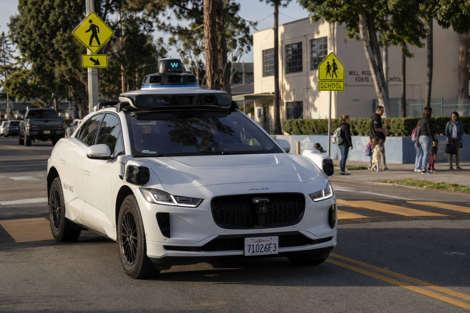 Waymo给Robotaxi安全评估换尺:更像人,但还不是安全证明