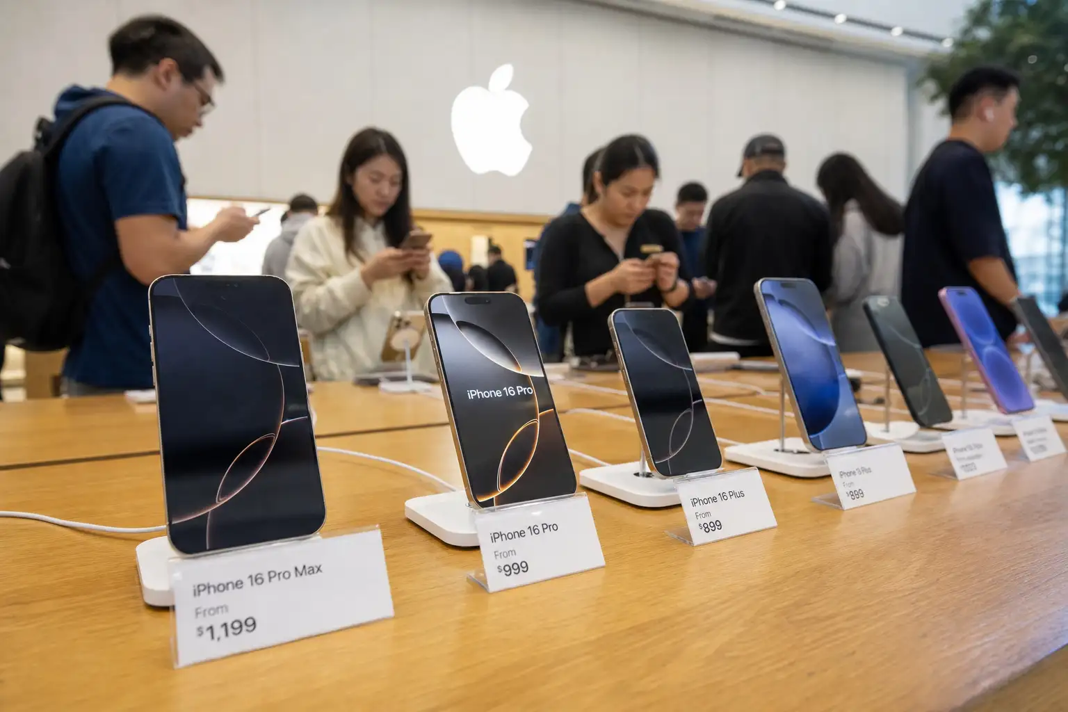 AI 把内存炒贵了,苹果可能把账单递给 iPhone 用户
