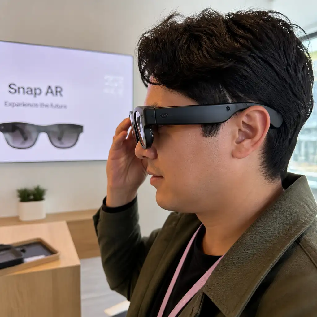 Snap 新款 Specs:技术跑在前面,脸可能跟不上