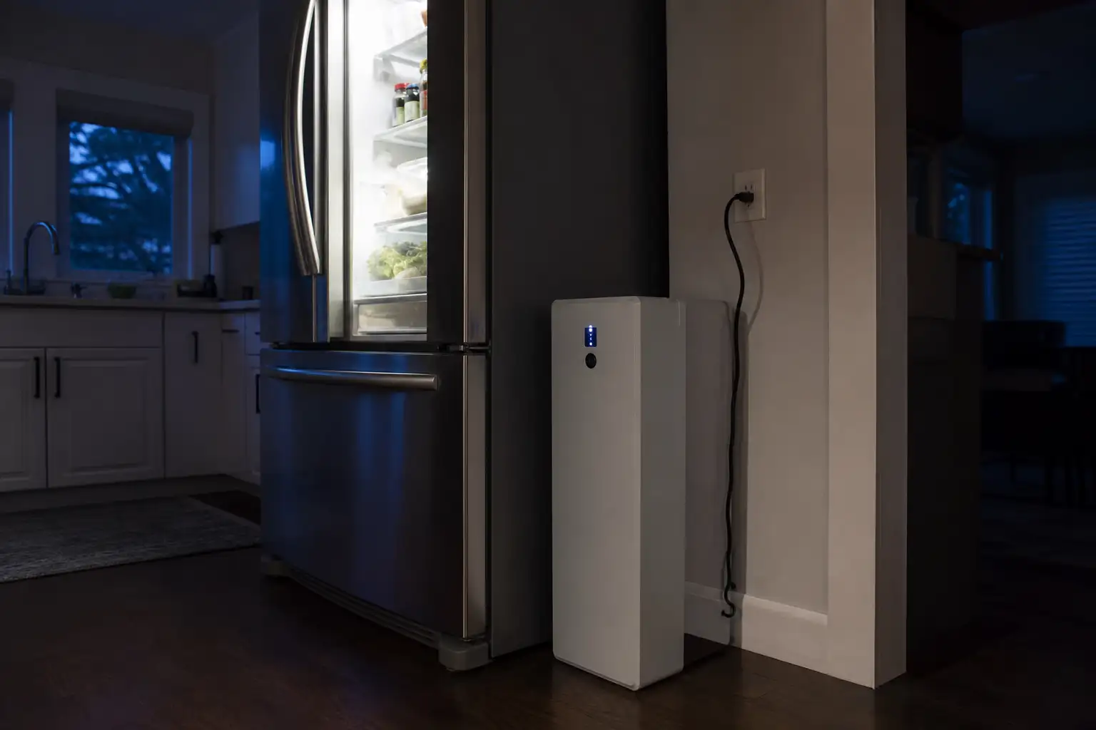 Jackery 把便携电源压扁:FridgeGuard 瞄准的不是露营,而是停电时的冰箱