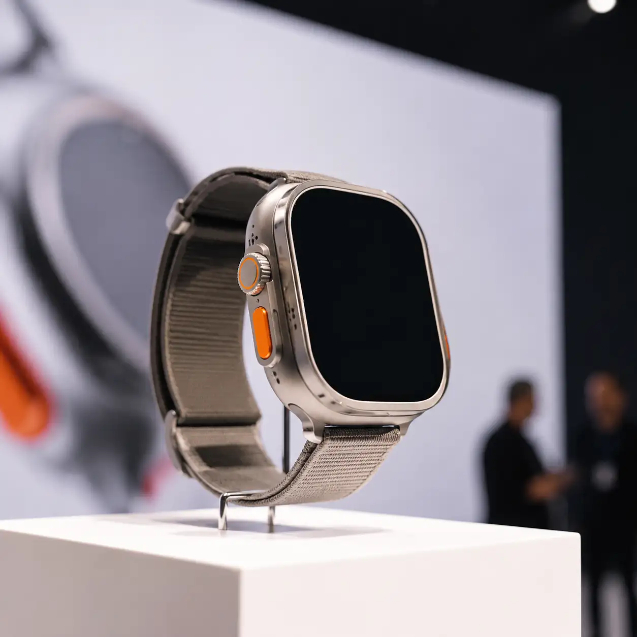 三星Galaxy Watch Ultra 2:电池涨了35%,价格也涨了50美元