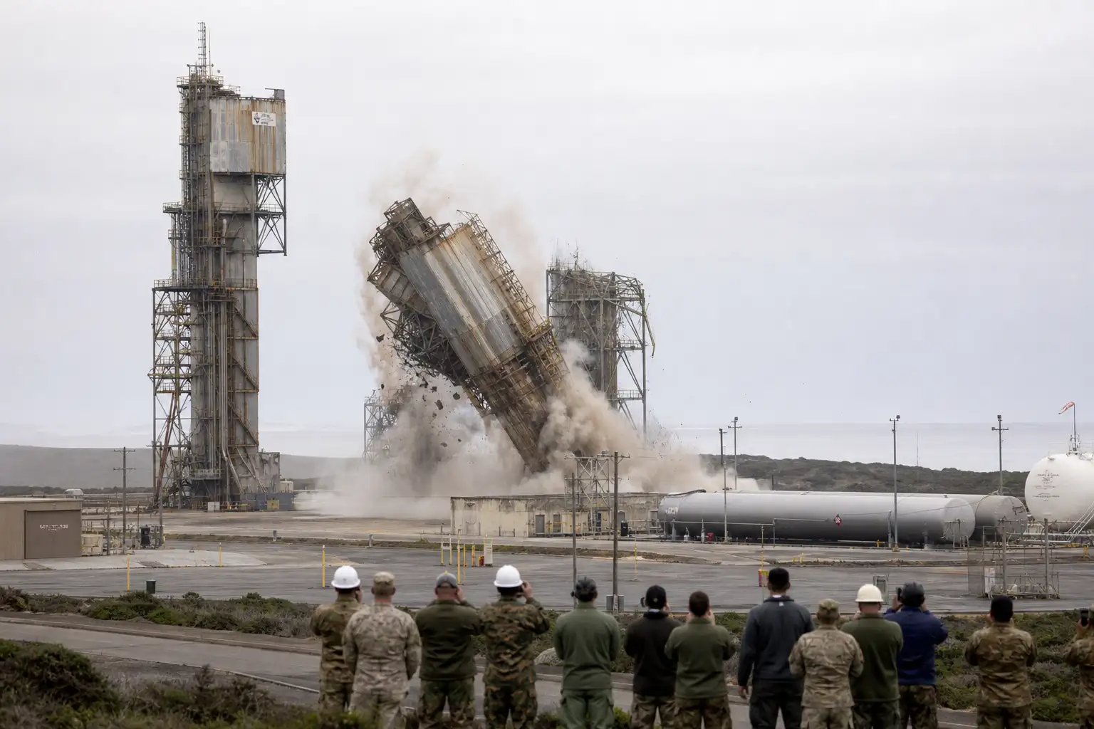 SLC-6旧塔拆除:SpaceX接手的是美国西海岸重型发射余量